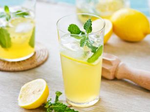 15 razloga zašto biste svakog jutra trebali da pijete limunadu