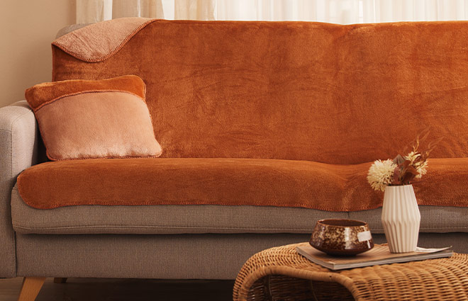 Dormeo Charming Decorative Blanket & Cushion Set